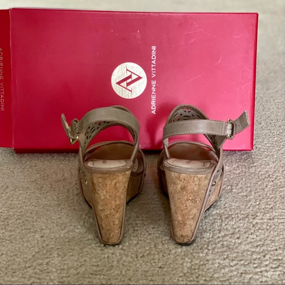 Adrienne Vittadini wedge sandals - Picture 4 of 5